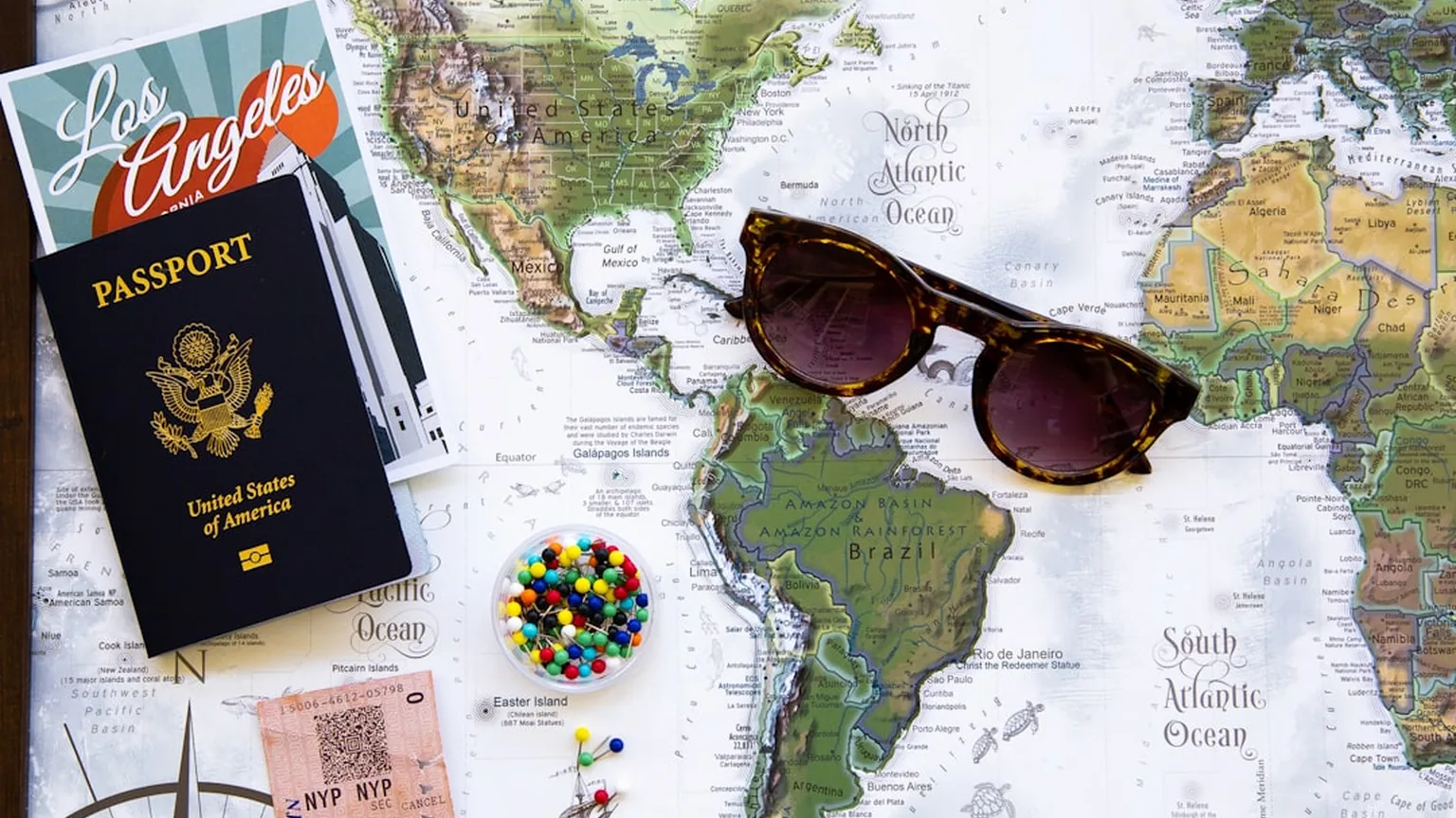Bleisure Travel Planning: How to Add Vacation Days to a Work Trip (Without Chaos)
