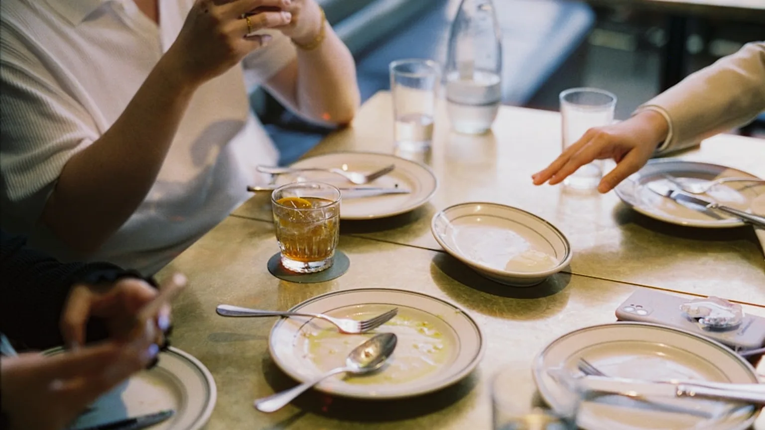 How to Split Travel Costs Fairly on a Group Trip